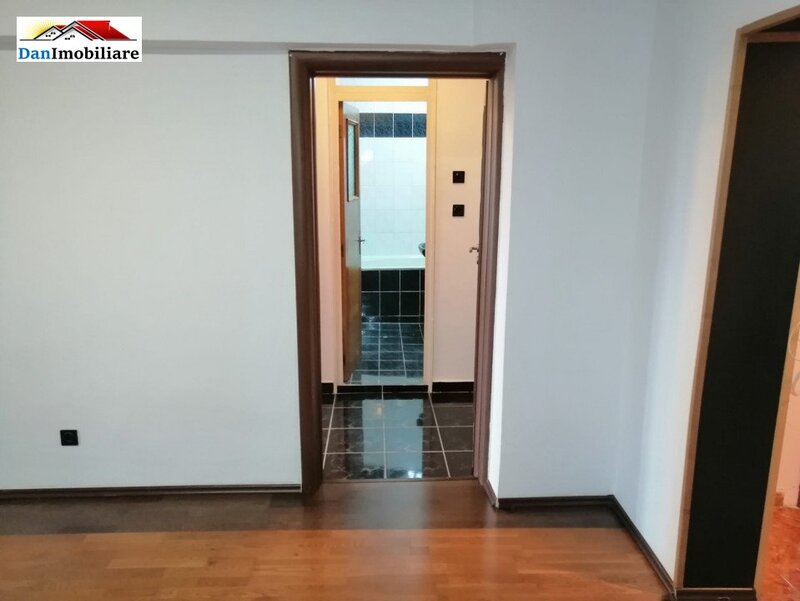 Piata Victoriei Apartament nemobilat, 2 camere,