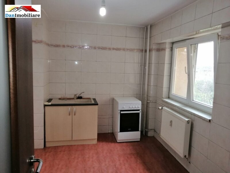 Piata Victoriei Apartament nemobilat, 2 camere,