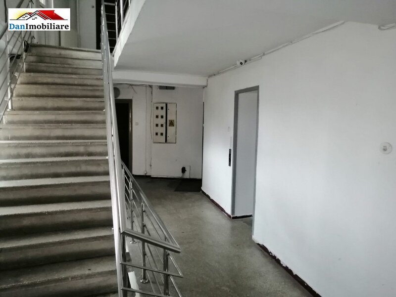 Piata Victoriei Apartament nemobilat, 2 camere,